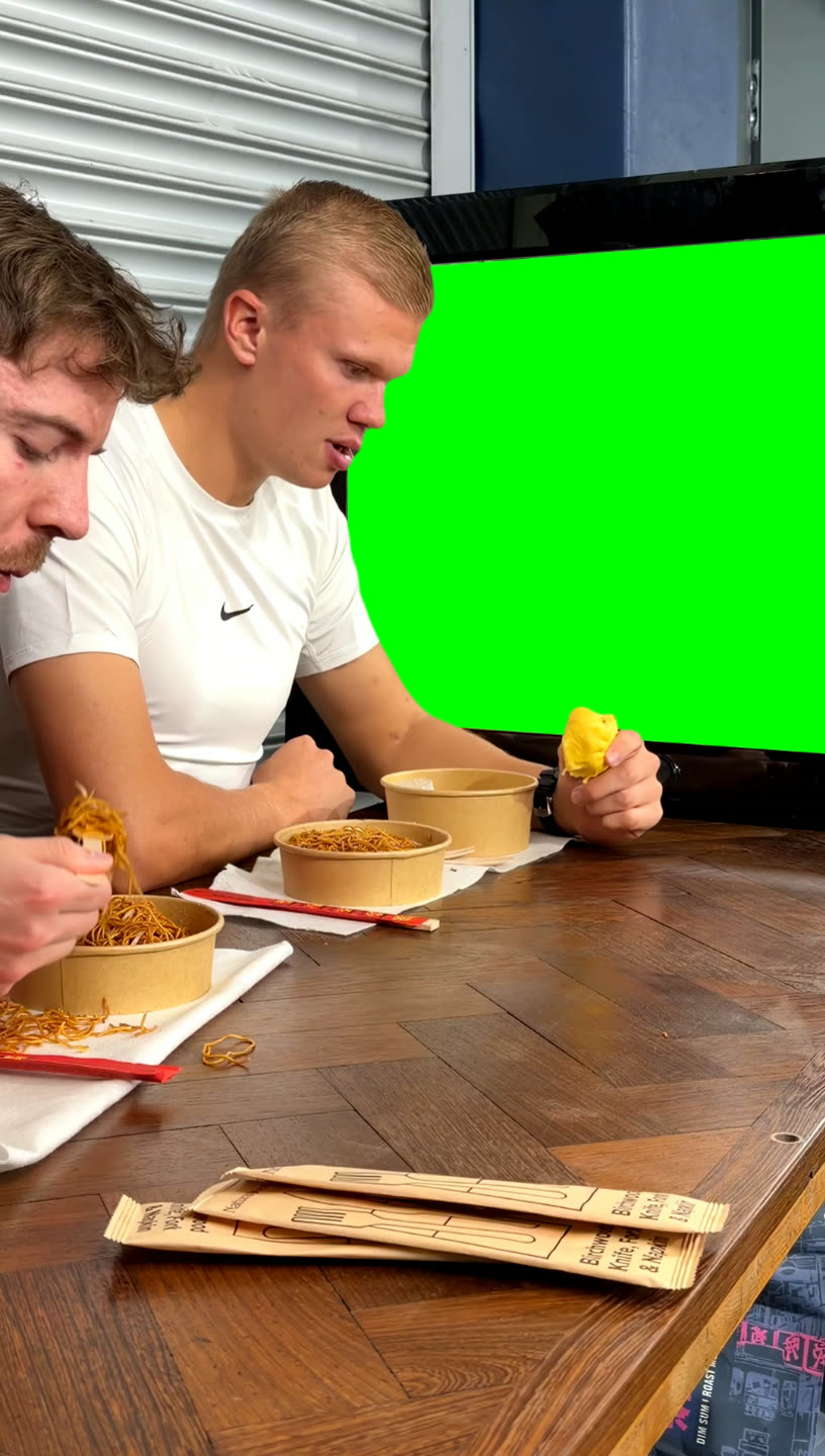 Haaland and MrBeast Scared of Their Reflection meme (Green Screen)